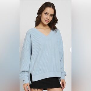 American Eagle Big Hig V Neck Sweater Size X Small- New with Tags‎